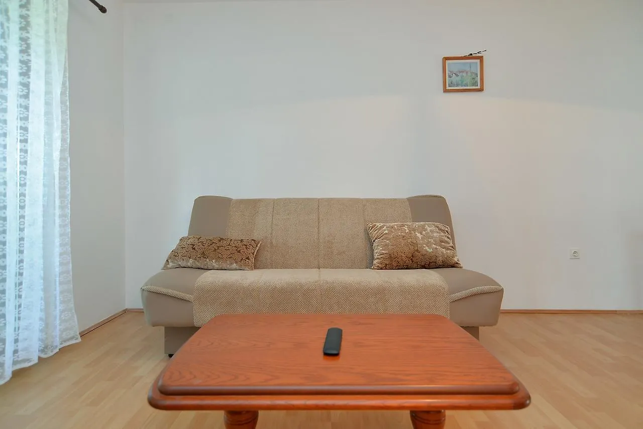 Apartment Ana 1725 Pola Croazia